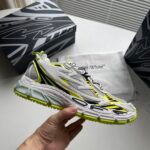 Off-White Be Right Back