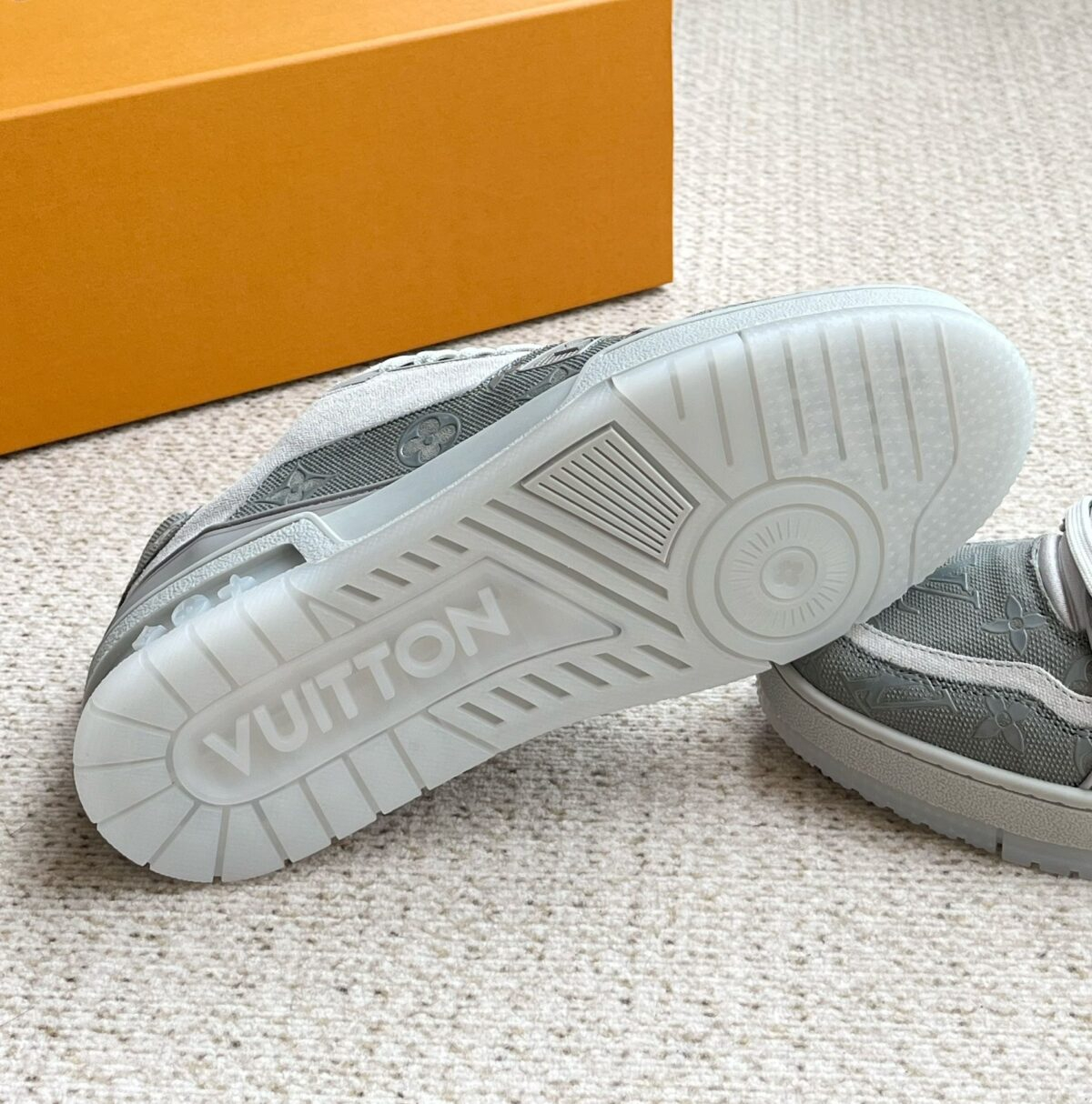 Louis Vuitton Trainers - Image 4