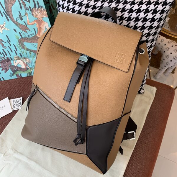 1568183930 2008893971