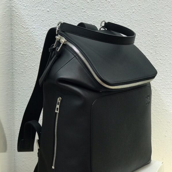 1573483624 3556673338