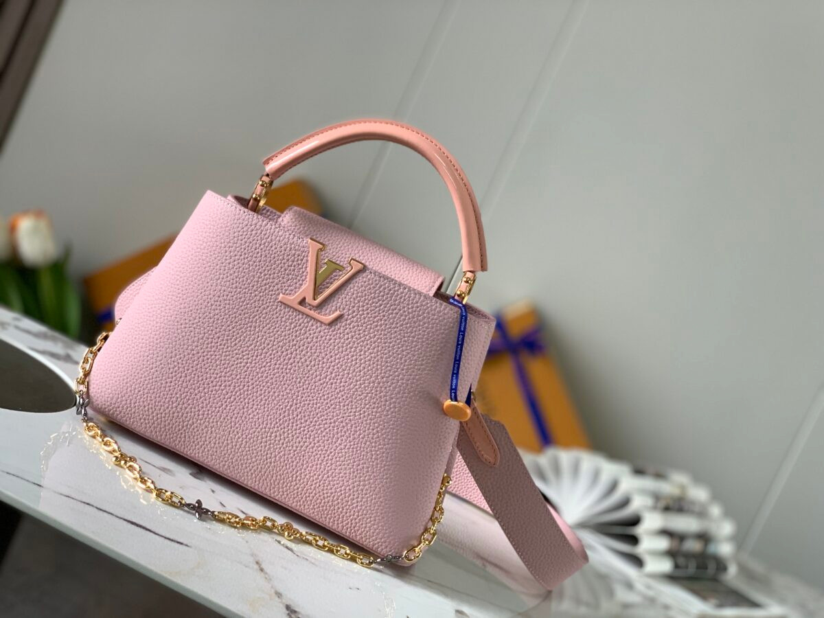 20220117_a1642353117856_5213.jpg Louis Vuitton Bag - Image 1