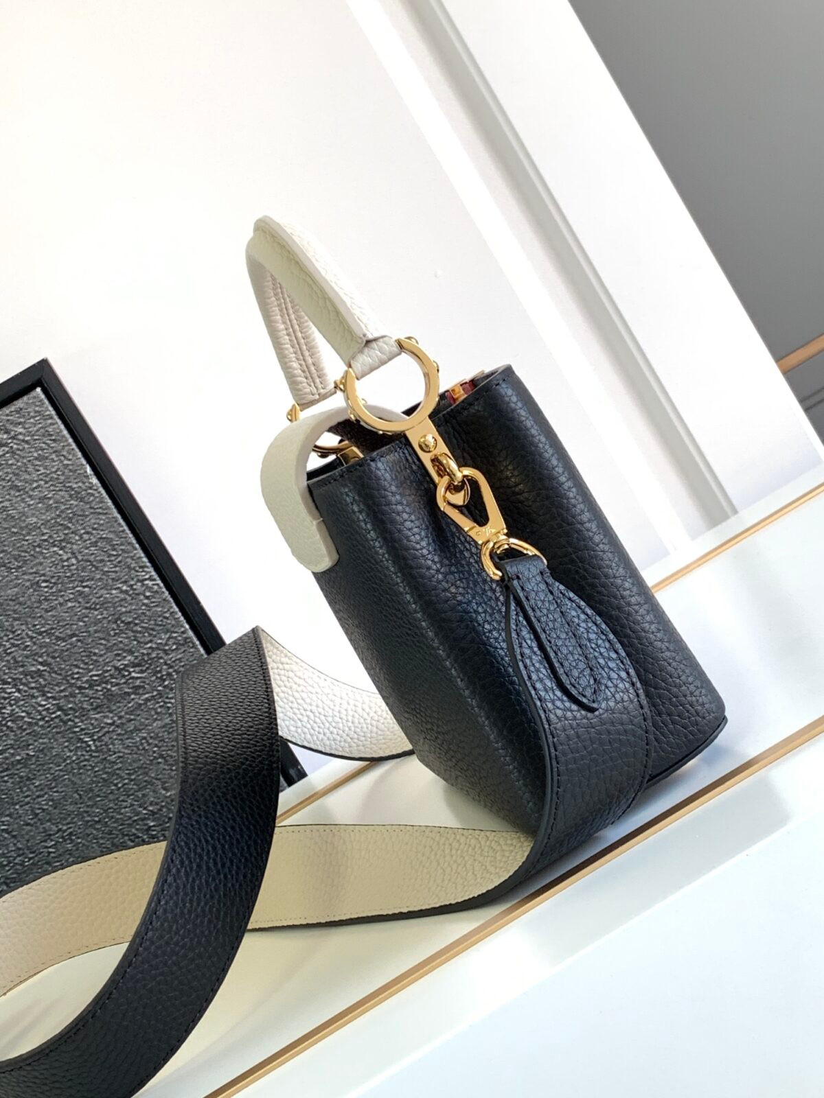 Louis Vuitton Bag - Image 3