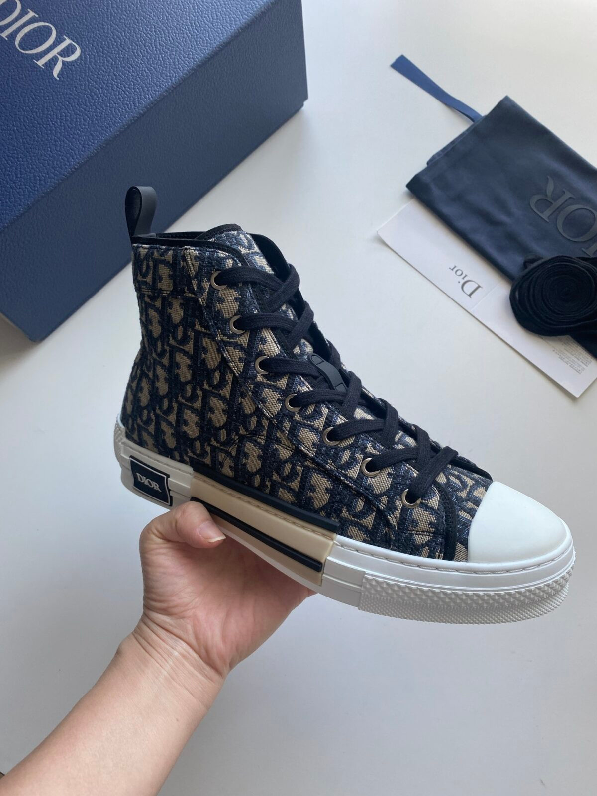 img_6a4c9fd0_20241013_i1728796551_5563_8.jpg Dior Sneakers - Image 1